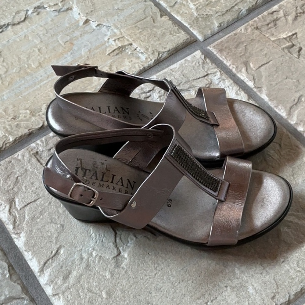 Italian Shoemakers Metallic Sandals with Black Accents - Picture 4 of 8